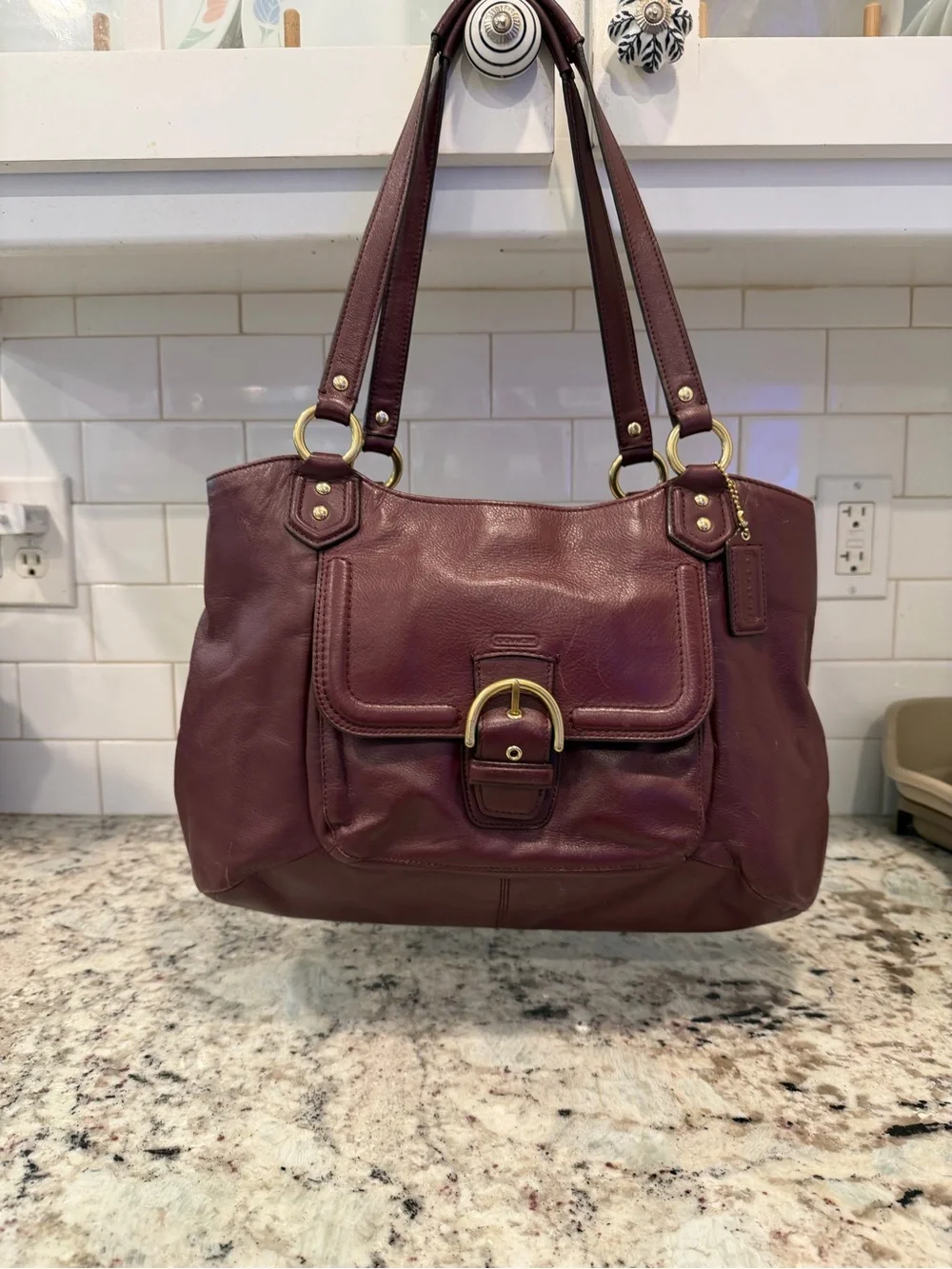 Coach Leather vintage Shoulder Bag in Burgundy with Gold Hardware